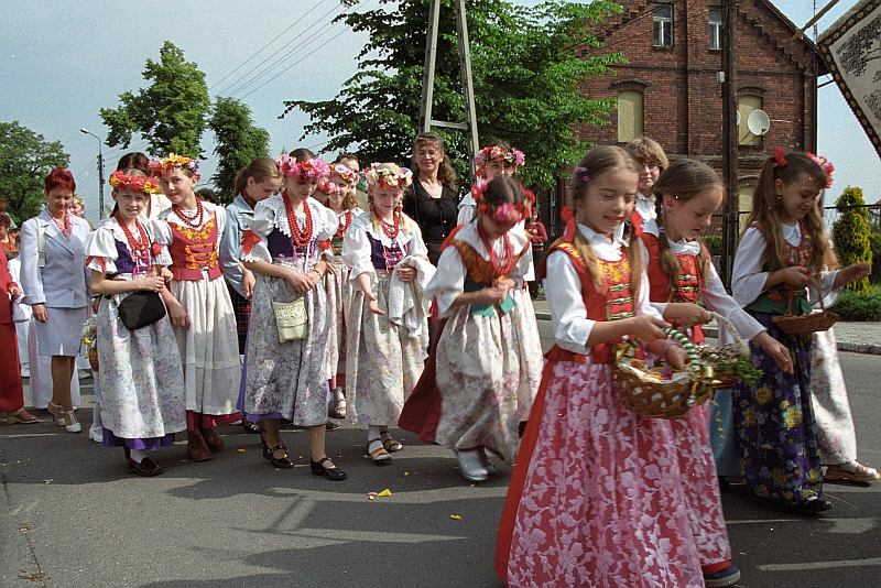 [Rozmiar: 126676 bajt�w]