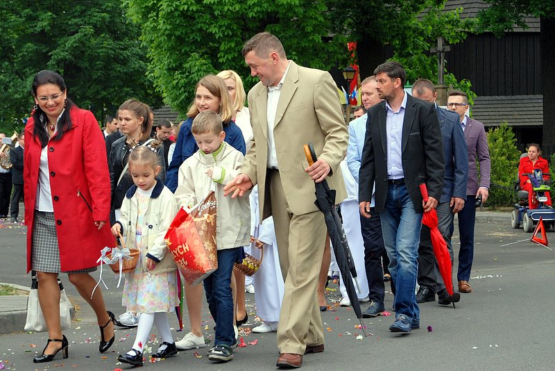 [Rozmiar: 147029 bajt�w]