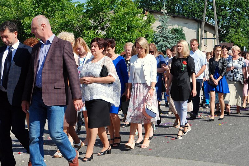 [Rozmiar: 173318 bajt�w]