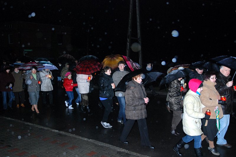[Rozmiar: 85003 bajt�w]