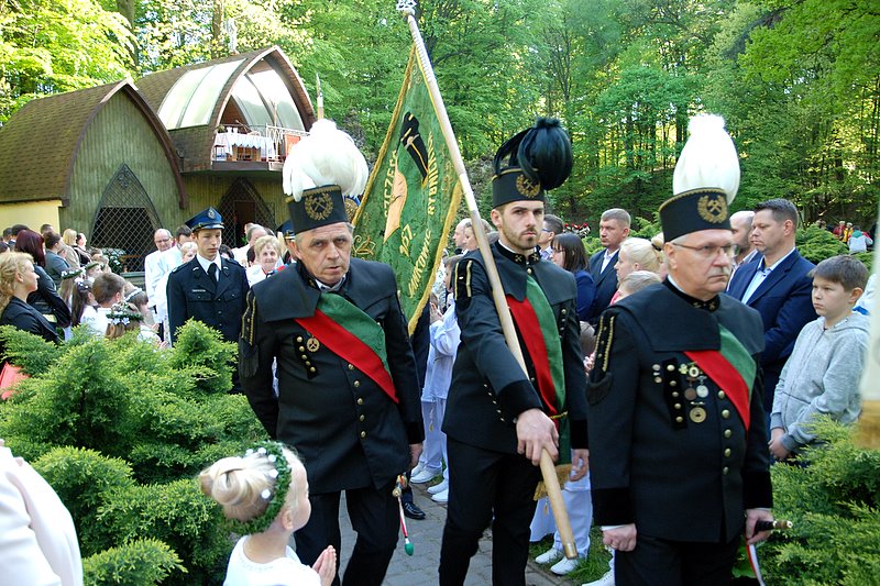 [Rozmiar: 176210 bajt�w]